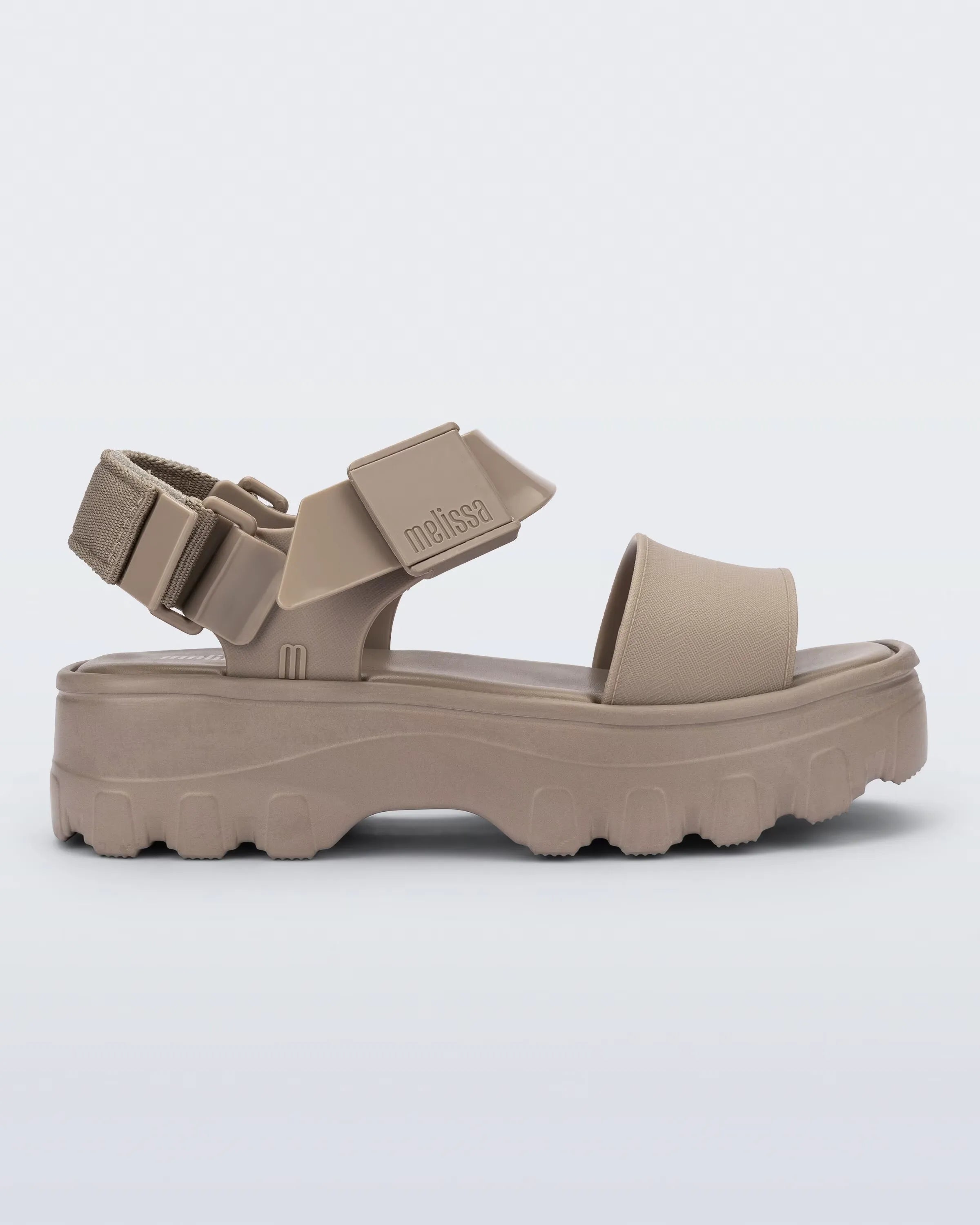 Melissa Kick Off Sandal (COR BEGE)